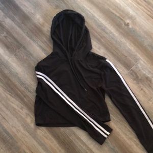 Long sleeve crop top with hoodie.